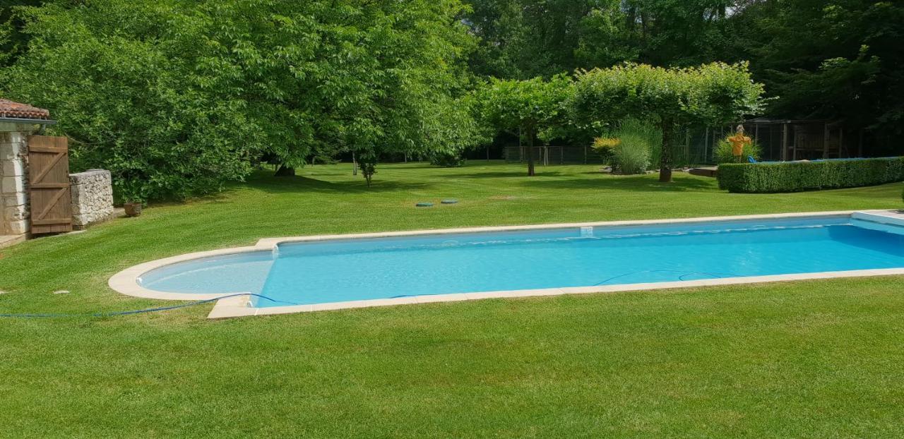 Le DOMAINE de MERLANDE -demeure de charme avec piscine chauffée La Lande  Exterior foto